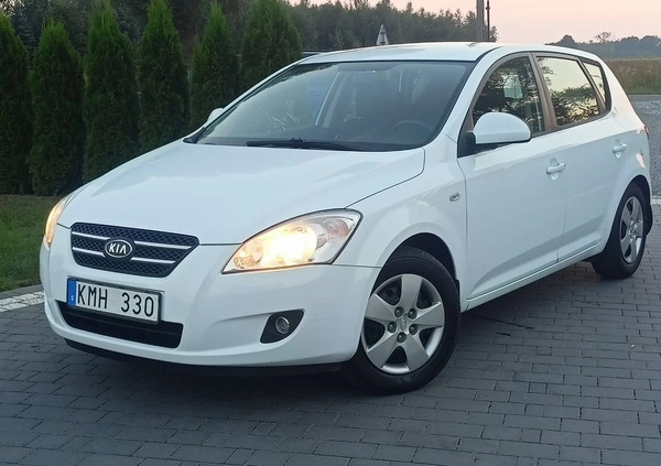 Kia Ceed cena 19800 przebieg: 157000, rok produkcji 2008 z Białobrzegi małe 254